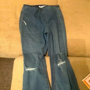 Tinseltown flare jeans size 7. Never been worn, tags off. Just too long